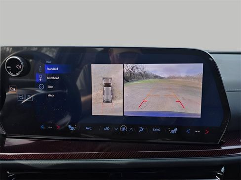 New 2026 Chevrolet Traverse Z71 w/ Driver Confidence Package image 27