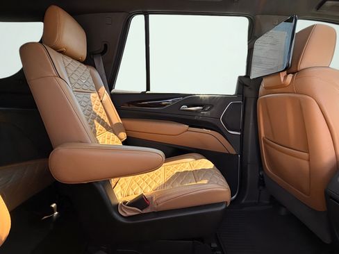 Used 2021 Cadillac Escalade Sport AWD/4WD image 12