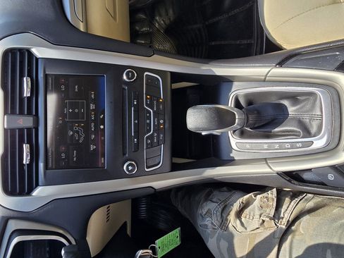 Used 2016 Ford Fusion SE image 26