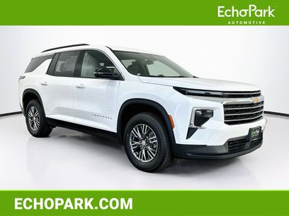 Used 2025 Chevrolet Traverse LT