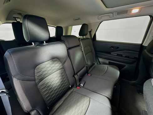 New 2026 Nissan Pathfinder SV w/ SV Premium Package AWD/4WD image 29