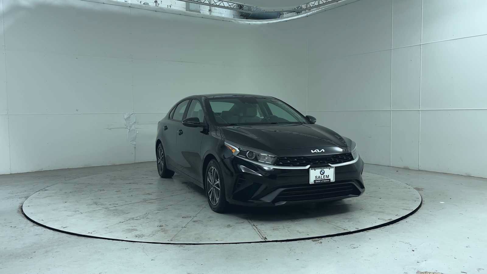 Used 2023 Kia Forte LXS w/ LXS Technology Package FWD image 2