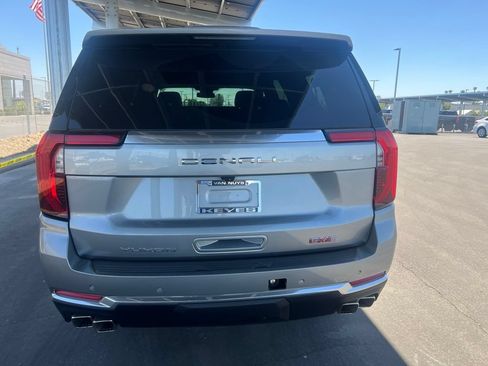Used 2025 GMC Yukon XL Denali AWD/4WD image 5
