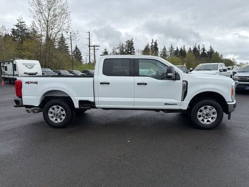 Used 2023 Ford F350 XLT AWD/4WD image 9