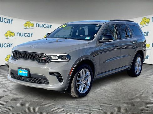 Used 2024 Dodge Durango GT image 3