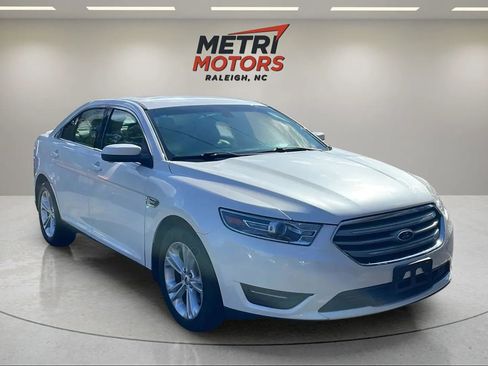 Used 2015 Ford Taurus SEL w/ Equipment Group 201A image 5