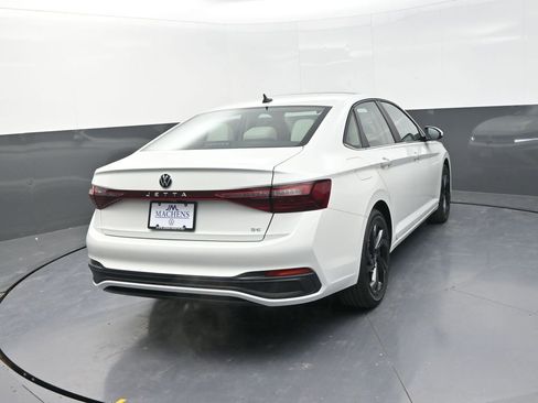 New 2026 Volkswagen Jetta SE image 8