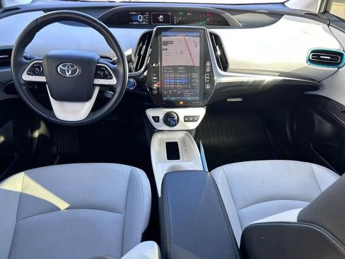 Used 2018 Toyota Prius Prime Advanced image 9