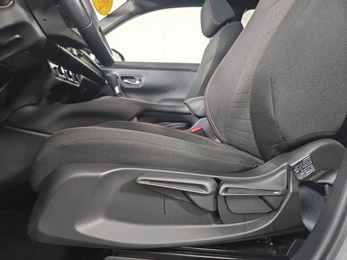 Used 2025 Honda HR-V Sport image 29