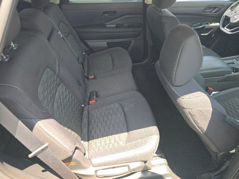 Used 2023 Nissan Pathfinder S FWD image 15
