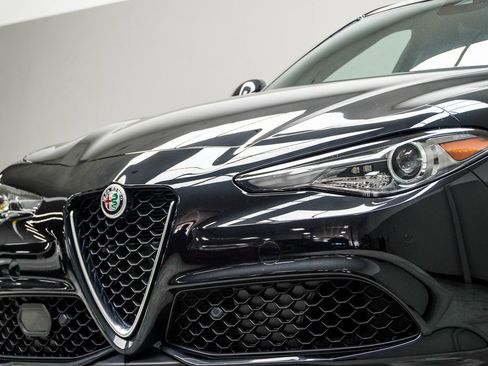 Used 2022 Alfa Romeo Giulia Ti image 2