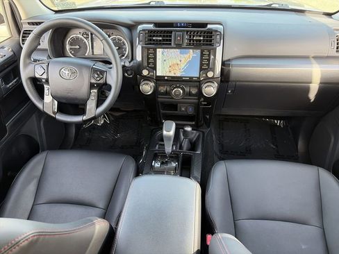 Used 2022 Toyota 4Runner TRD Off-Road Premium AWD/4WD image 32