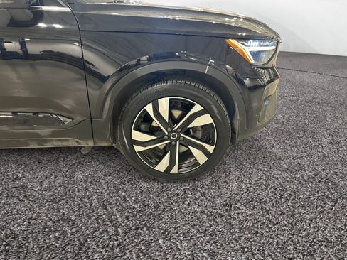 Used 2023 Volvo XC40 B5 Ultimate w/ Protection Package Premier AWD/4WD image 9