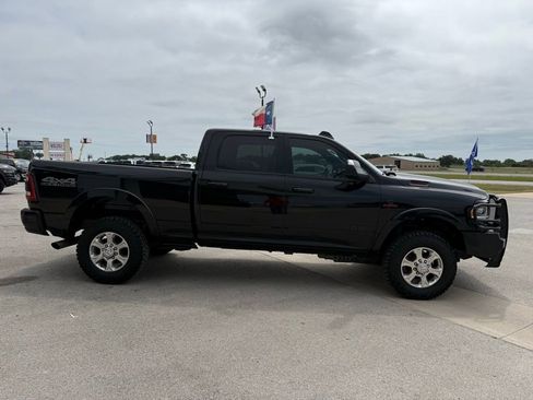 Used 2019 RAM 2500 Laramie w/ Black Appearance Package AWD/4WD image 6