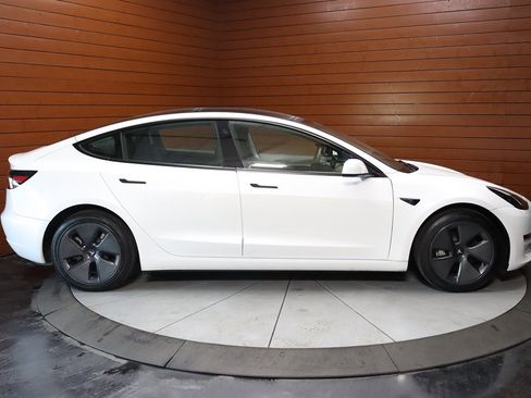 Used 2022 Tesla Model 3 image 59