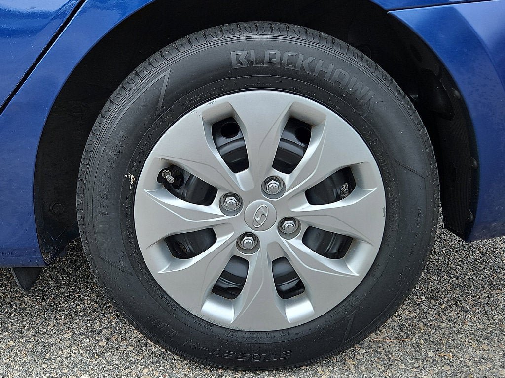 Used 2017 Hyundai Accent SE FWD image 10