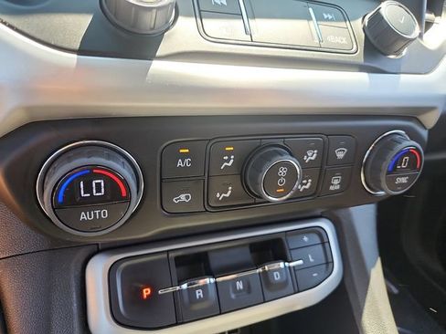 Used 2023 GMC Acadia SLE w/ Driver Convenience Package AWD/4WD image 19