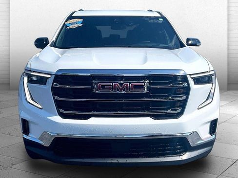 Used 2025 GMC Acadia Elevation FWD image 2