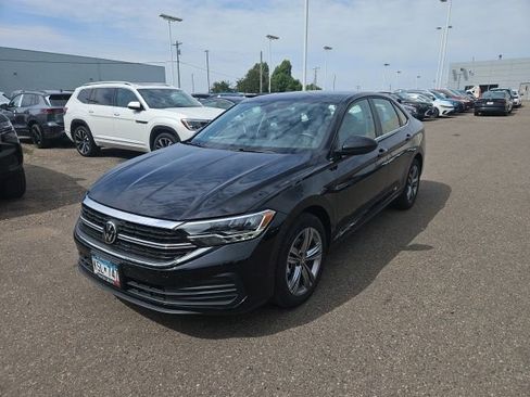 Used 2023 Volkswagen Jetta SE w/ Panoramic Sunroof Package FWD image 20