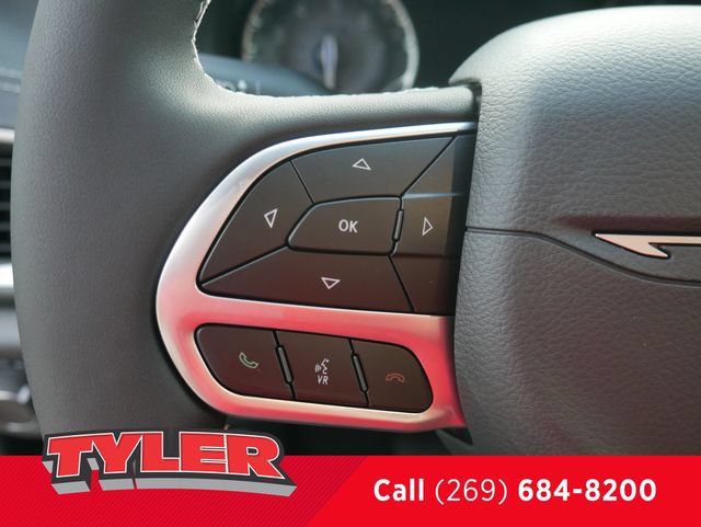 New 2027 Chrysler Pacifica Select FWD image 26