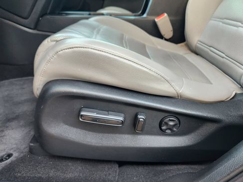 Used 2017 Honda CR-V Touring image 23