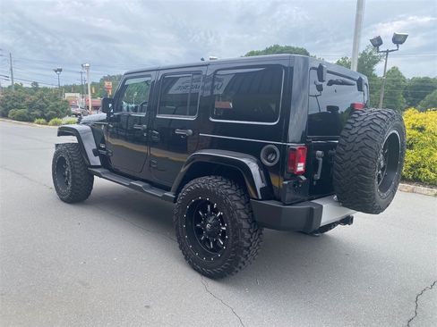 Used 2013 Jeep Wrangler Unlimited Sahara w/ Connectivity Group AWD/4WD image 4