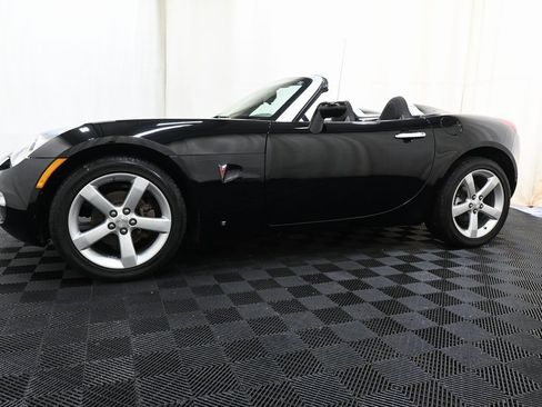 Used 2008 Pontiac Solstice Convertible w/ Preferred Package image 14