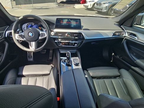 Used 2019 BMW 540i w/ M Sport Package RWD image 19