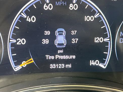 Used 2022 Jeep Grand Cherokee Limited image 12