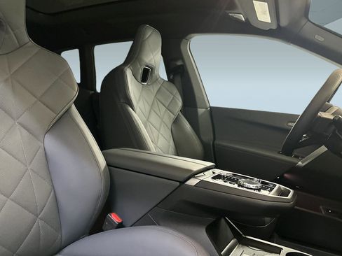 Used 2026 BMW iX M70 image 32