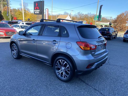 Used 2018 Mitsubishi Outlander Sport SE image 3