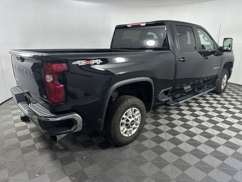 Used 2025 Chevrolet Silverado 2500 LT w/ Convenience Package AWD/4WD image 8