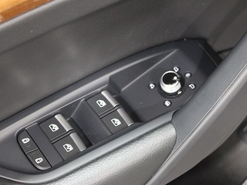 Used 2023 Audi Q5 2.0T Premium AWD/4WD image 7