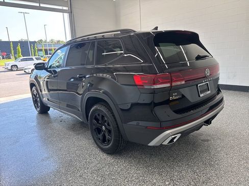 New 2026 Volkswagen Atlas Peak Edition AWD/4WD image 2
