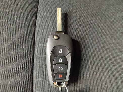 Used 2022 Chevrolet Trax LS w/ Tint and Cruise Package image 32