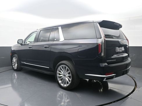 Used 2024 Cadillac Escalade ESV Premium Luxury image 5