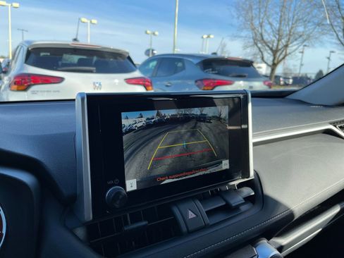 Used 2025 Toyota RAV4 XLE w/ Convenience Package image 27