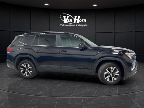 Used 2024 Volkswagen Atlas SE FWD image 8