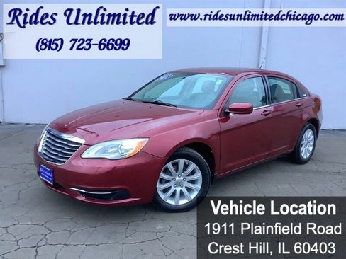 Used 2011 Chrysler 200 Touring image 2