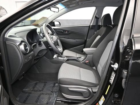 Used 2021 Hyundai Kona SE image 11