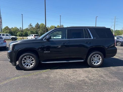 Used 2017 GMC Yukon SLT AWD/4WD image 2