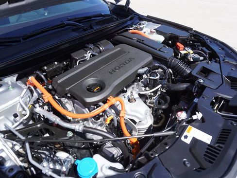 Used 2025 Honda Accord Sport image 6