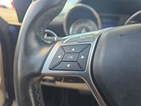 Used 2015 Mercedes-Benz SLK 350 image 18