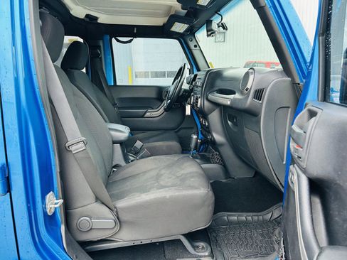 Used 2016 Jeep Wrangler Unlimited Sport image 24