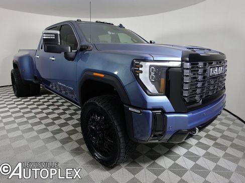 Used 2025 GMC Sierra 3500 Denali Ultimate image 3