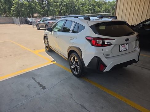 Used 2025 Subaru Crosstrek 2.5i Premium AWD/4WD image 8