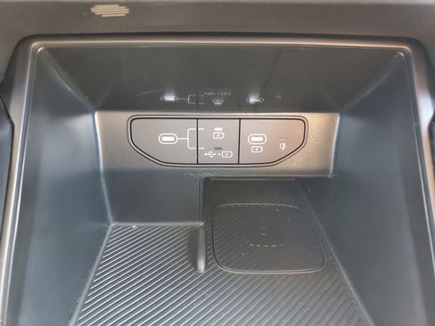 Certified 2024 Kia Sorento S w/ Panoramic Sunroof Package image 36