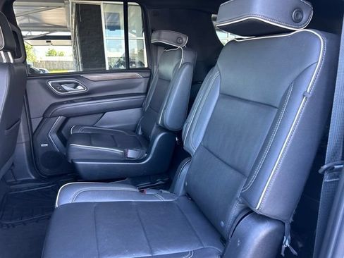 Used 2023 Chevrolet Suburban Premier AWD/4WD image 23