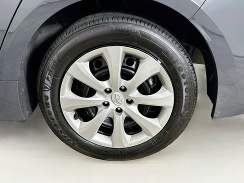 Used 2025 Toyota Corolla LE FWD image 11
