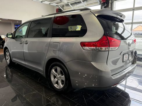 Used 2012 Toyota Sienna LE FWD image 4